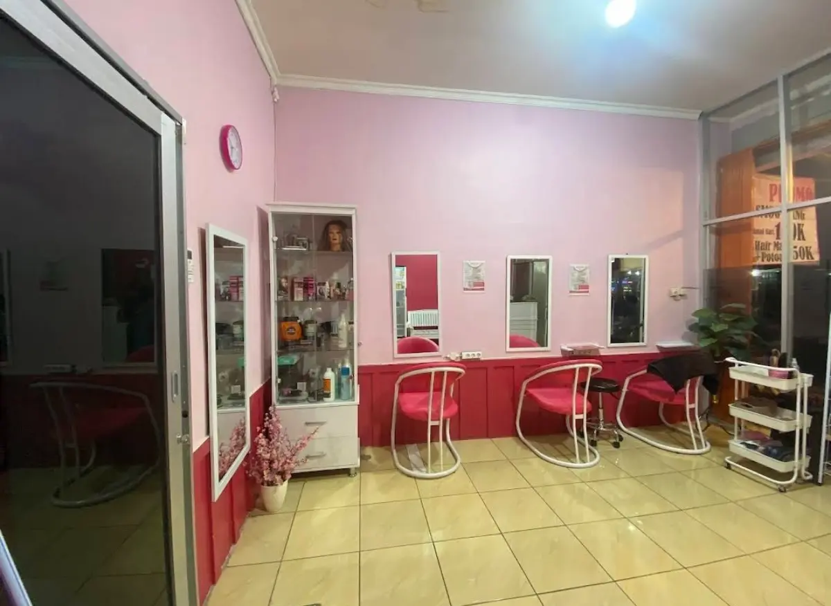 FhenyCosmetik & SALON: Rahasia Kecantikan yang Menginspirasi Warga Cilacap